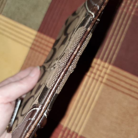 Coach wristlet - Picture 3 of 4